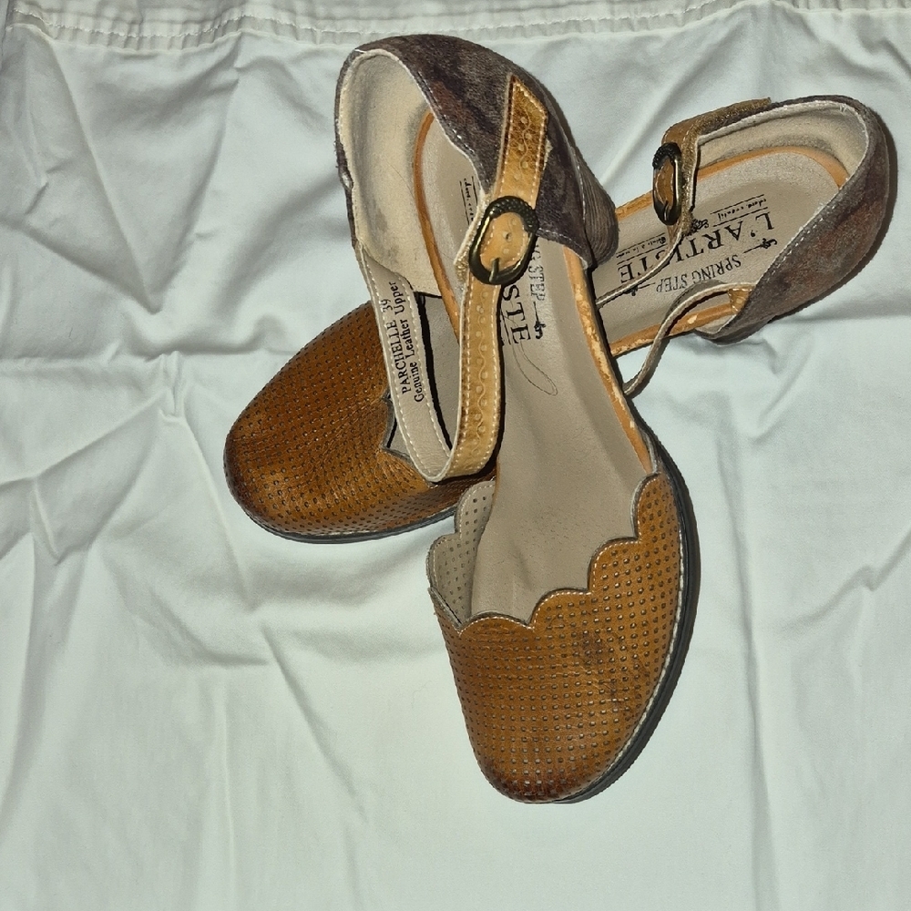 L'ARTISTE Brown Perforated Scallop Ankle-Strap Heels - Picture 2 of 7